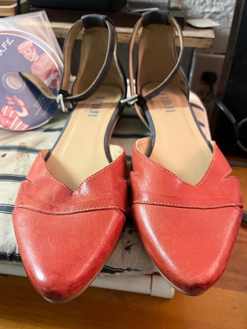 Fidji flats ankle strap red and black 10 41